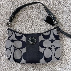 Medium Coach Shoulder Bag -Vintage Print